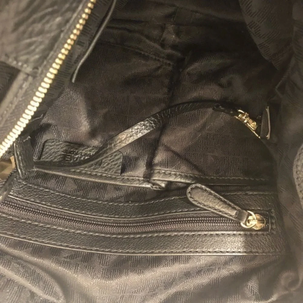 Michael kors black pebbled leather hobo bag